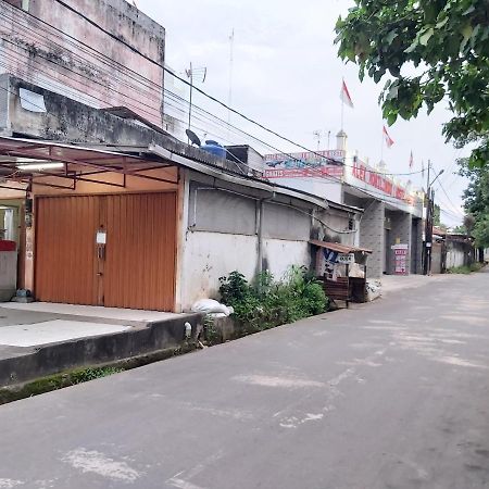 Alex Hostel 2 Palembang Exteriör bild
